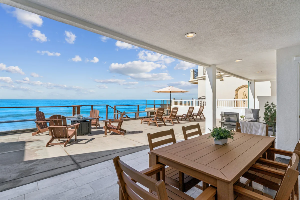 Sea Glass Beach Villa On the SAND Central Air Conditioning property photo 3