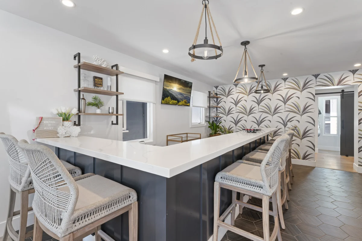 THE Balboa Island House 5 Bed/5 En Suite Bath, Ferry close property photo 2