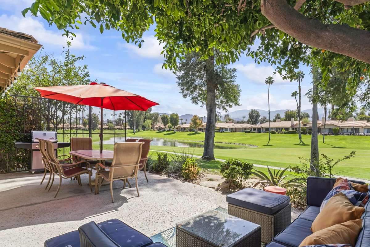 Home in Palm Desert property photo 2
