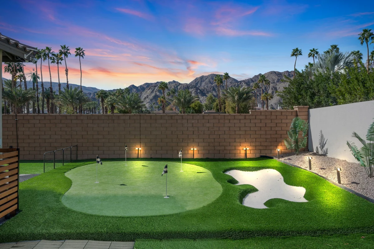 Home in La Quinta property photo 2