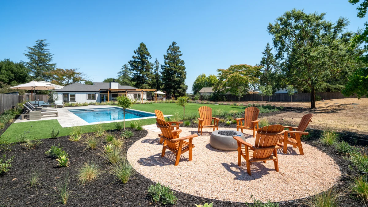 Upscale 4BD, Minutes to Plaza, Pool, Spa #91