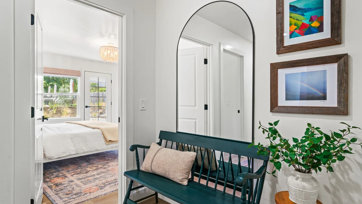 Upscale 4BD, Minutes to Plaza, Pool, Spa #66