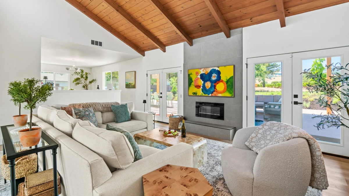 Upscale 4BD, Minutes to Plaza, Pool, Spa #53