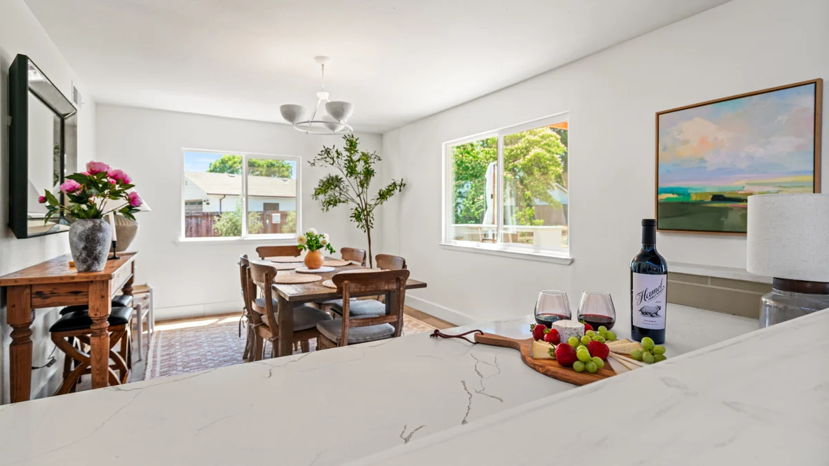 Upscale 4BD, Minutes to Plaza, Pool, Spa #67