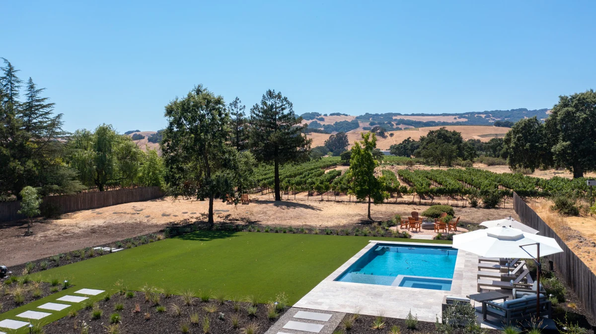 Upscale 4BD, Minutes to Plaza, Pool, Spa #64
