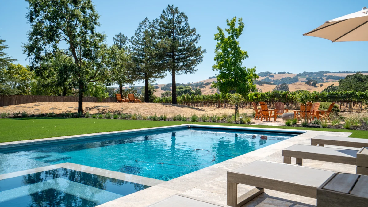 Upscale 4BD, Minutes to Plaza, Pool, Spa #61