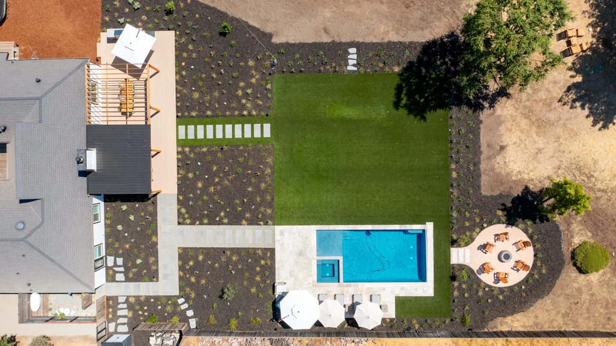 Upscale 4BD, Minutes to Plaza, Pool, Spa #71