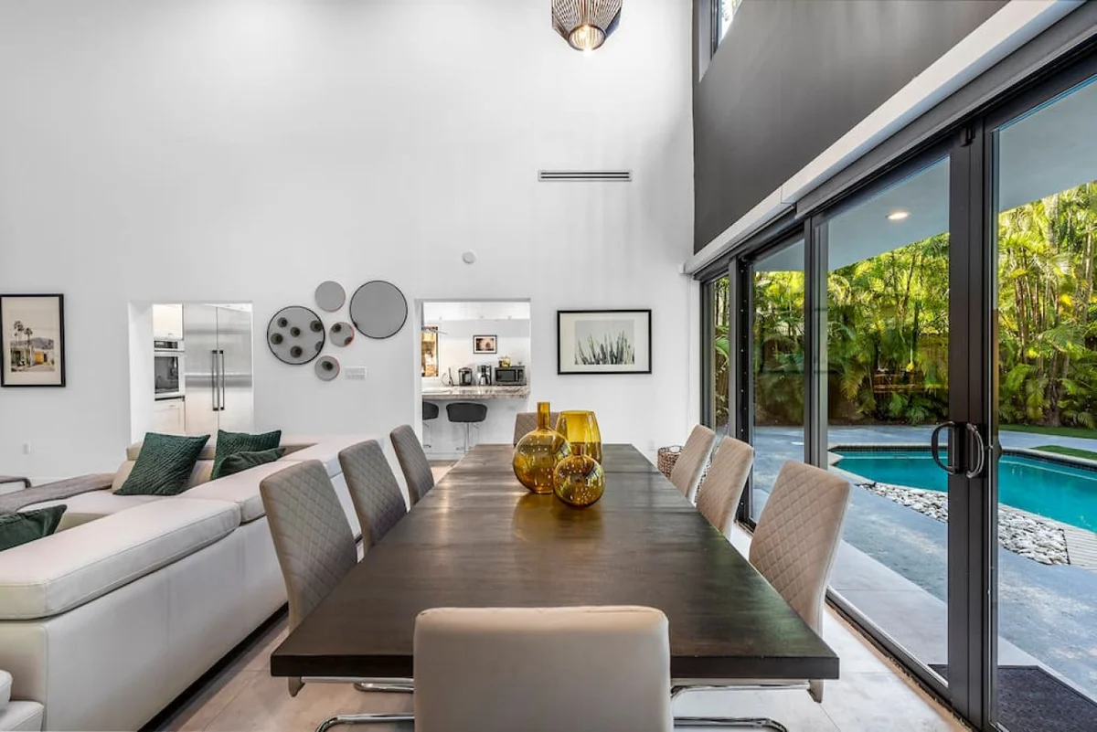 Lush Villa with heated Pool sleeps 13, Location! #95