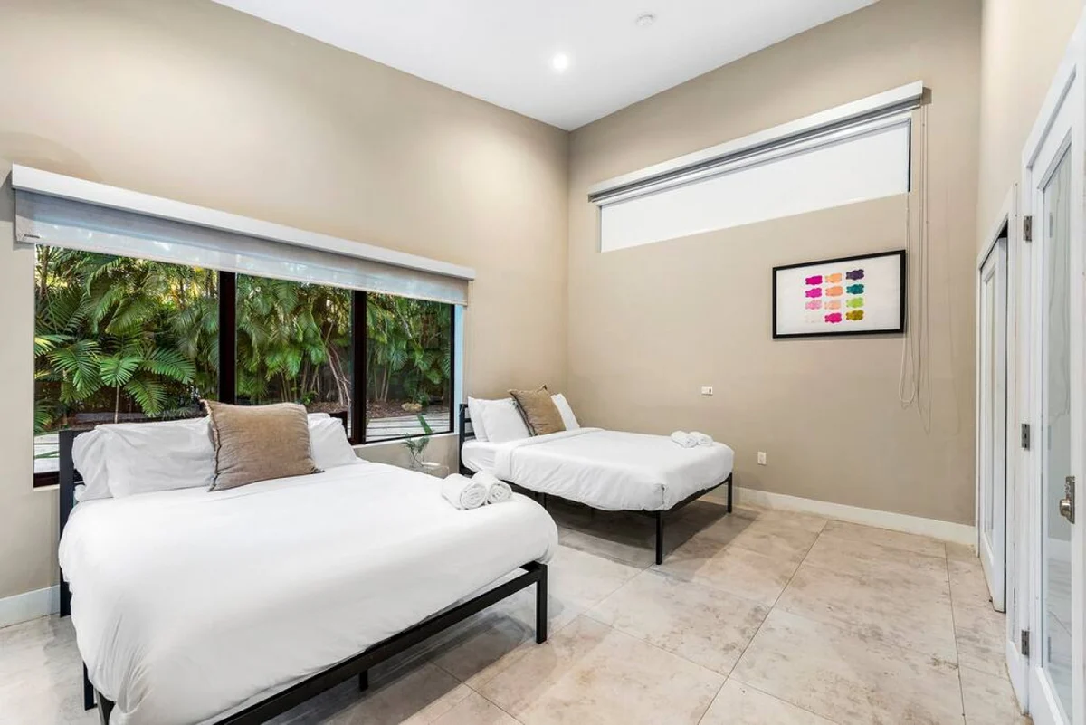 Lush Villa with heated Pool sleeps 13, Location! #97