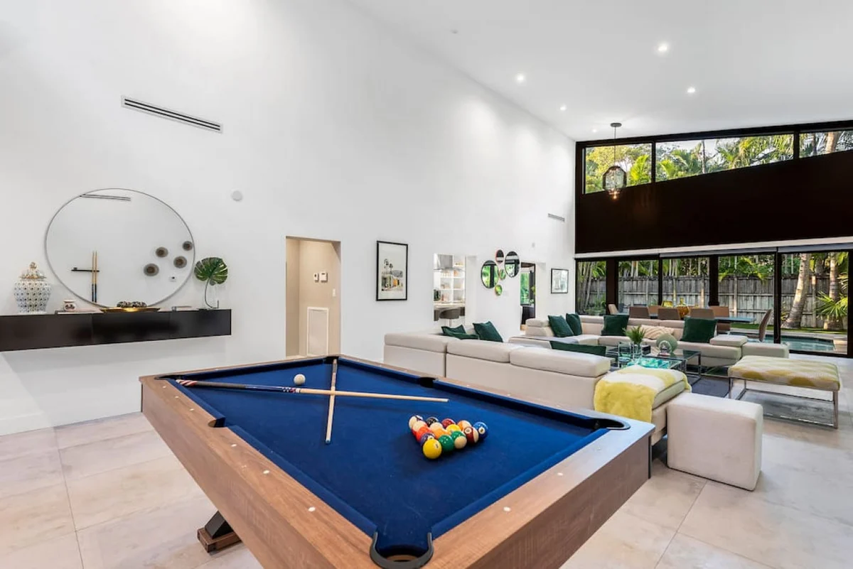 Lush Villa with heated Pool sleeps 13, Location! #73