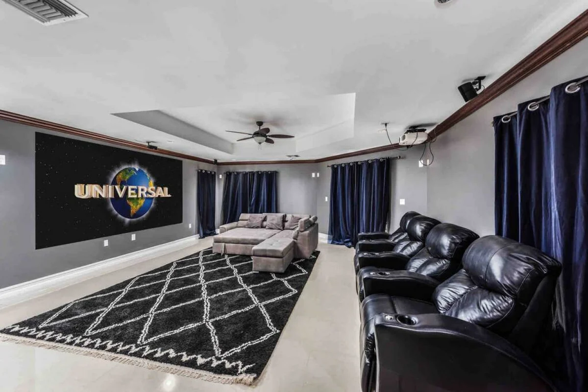 Massive Villa, Movie theater, Pool, & Jacuzzi ! #106