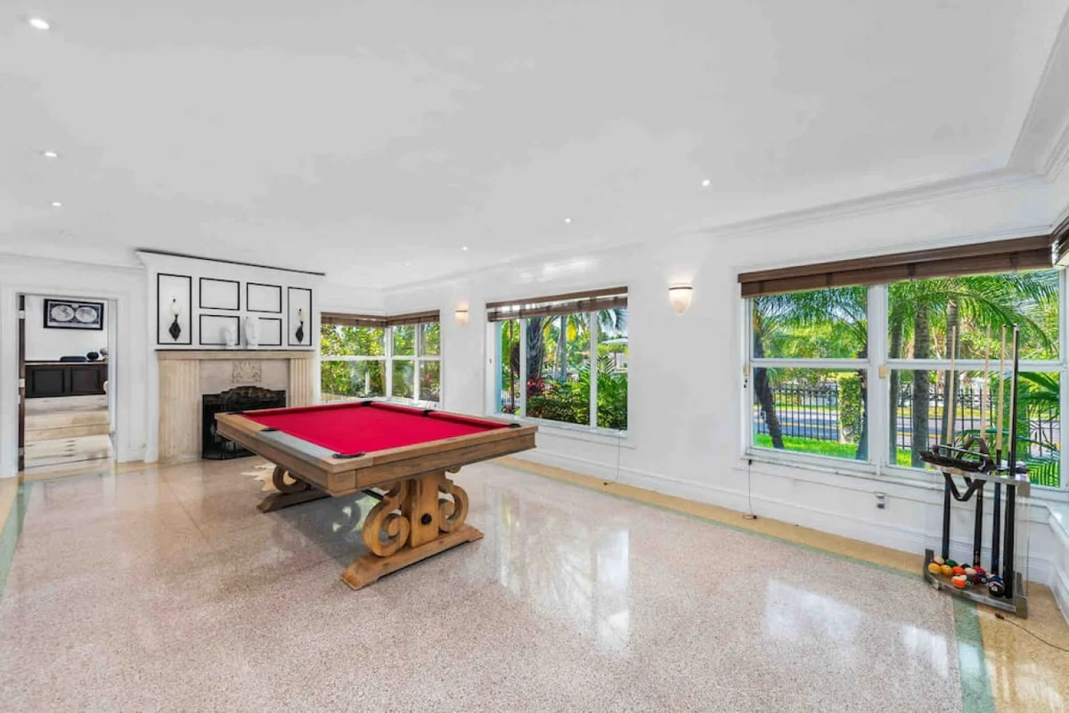 Massive Villa, Movie theater, Pool, & Jacuzzi ! #57