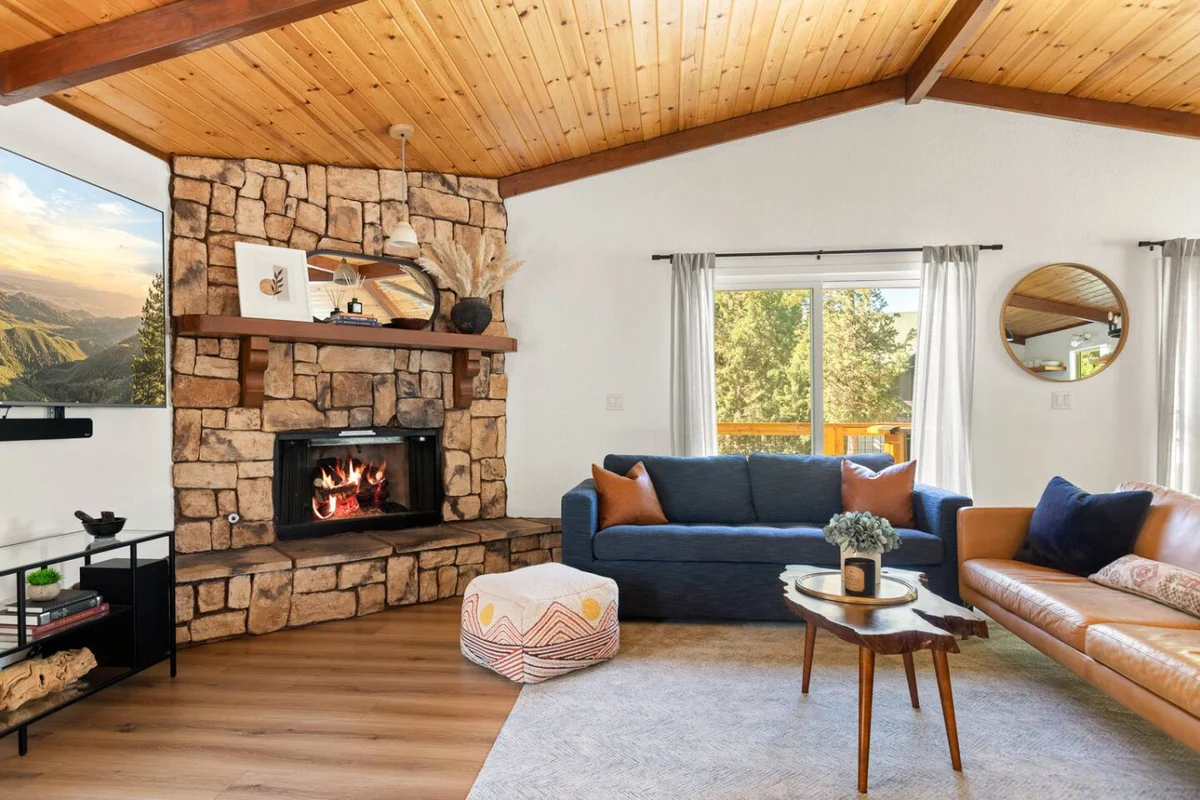 Mont Moderne, 5 Minutes to Ski Resorts & Hot Tub #103