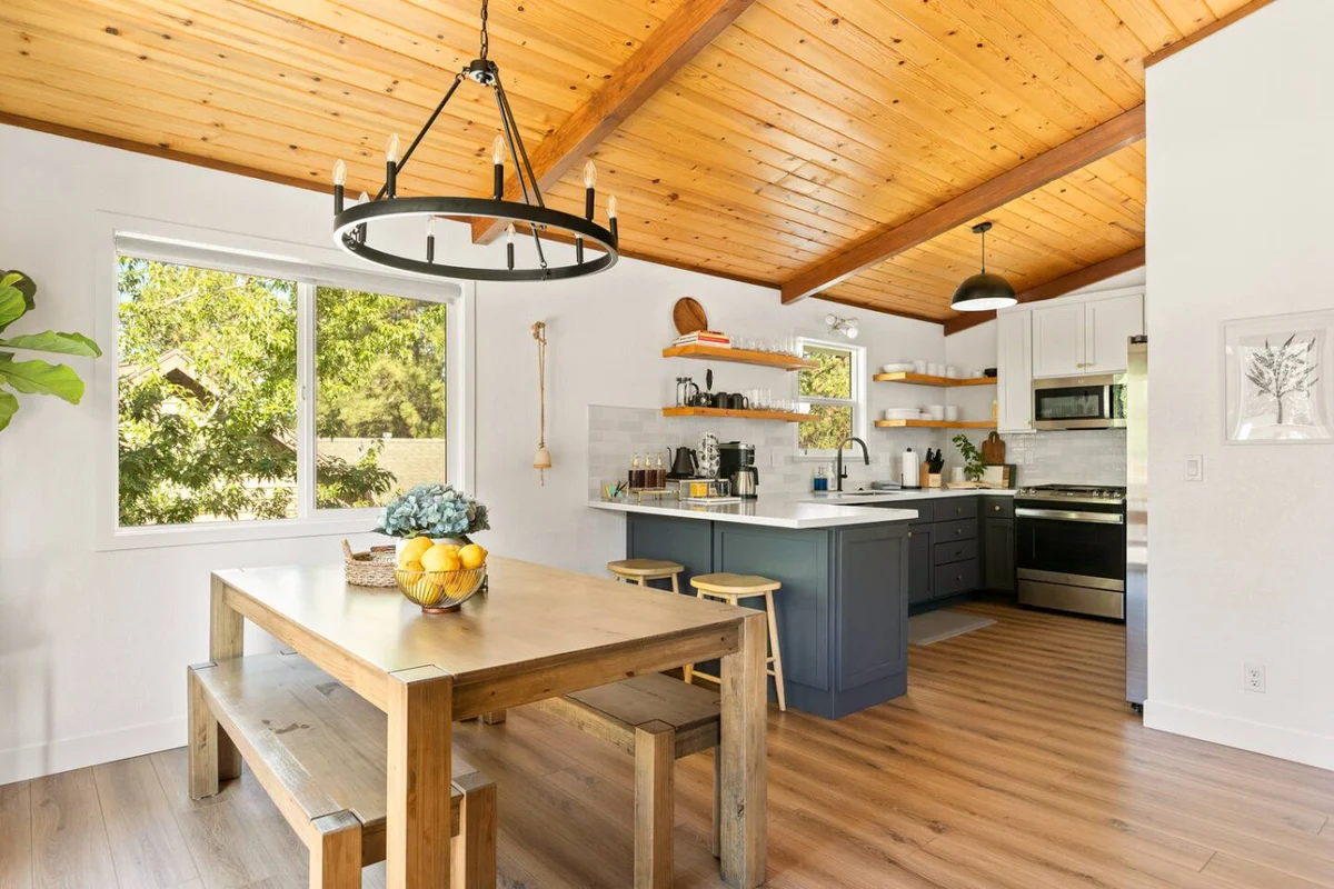 Mont Moderne, 5 Minutes to Ski Resorts & Hot Tub #94