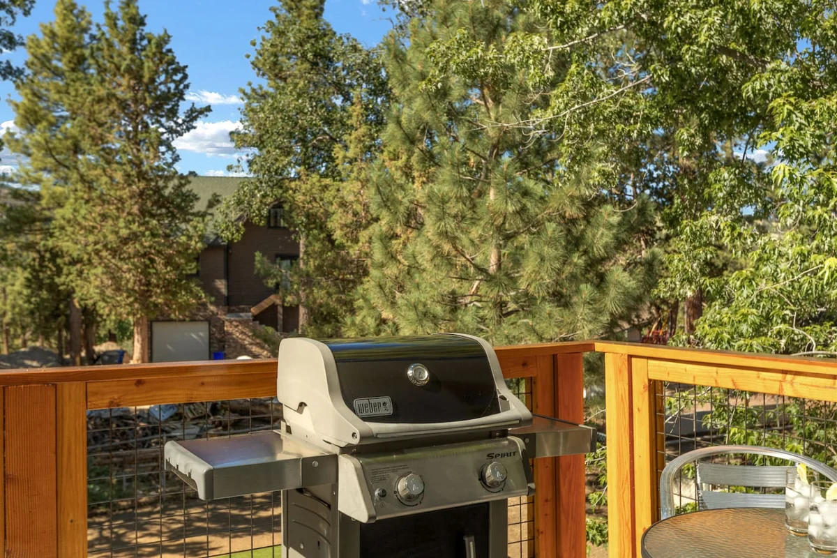 Mont Moderne, 5 Minutes to Ski Resorts & Hot Tub #118