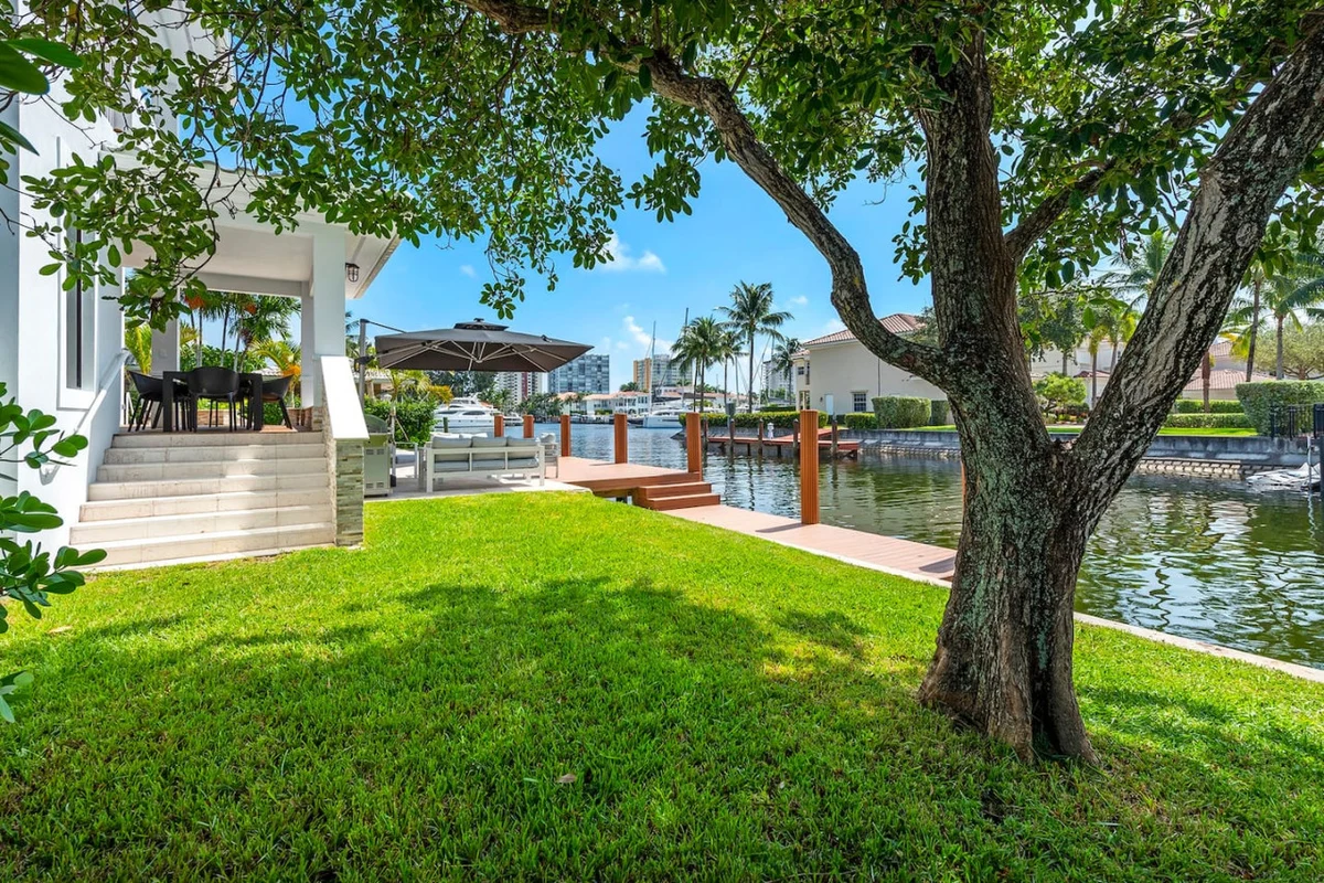 Waterfront Villa / Heated Pool, Gameroom, Sleeps12 #95