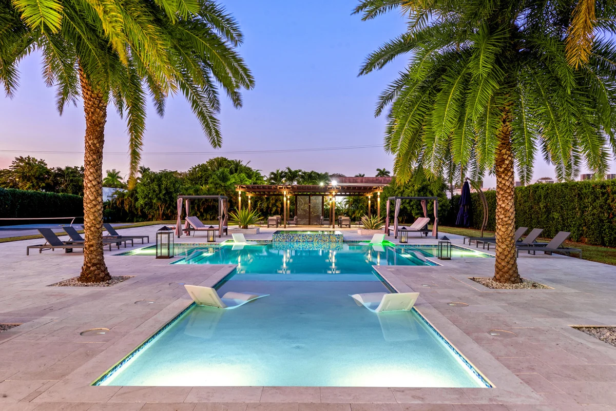 7BR Villa sleeps 12 / Pool, Jacuzzi, Pickleball #139