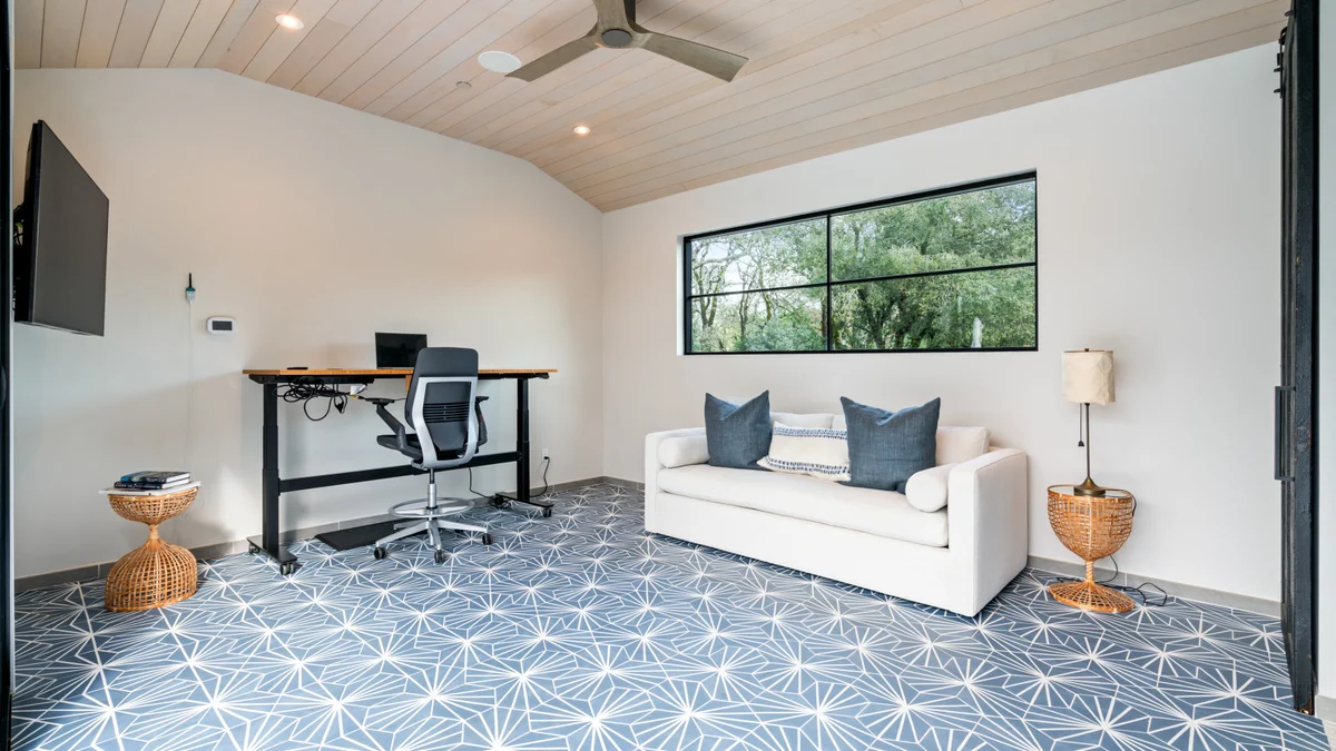 Stunning Estate - 3BD All Ensuite with gardens, pool, outdoor kitchen #89