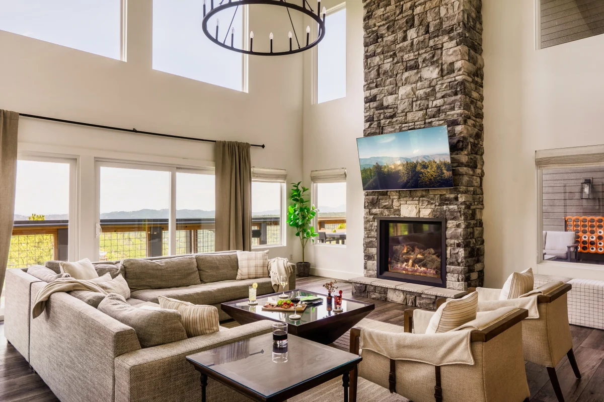 Swim Spa/Luxe Design/Views/GameRoom/Theater - Bear Bottom #174