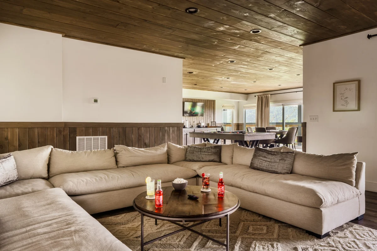 Swim Spa/Luxe Design/Views/GameRoom/Theater - Bear Bottom #195
