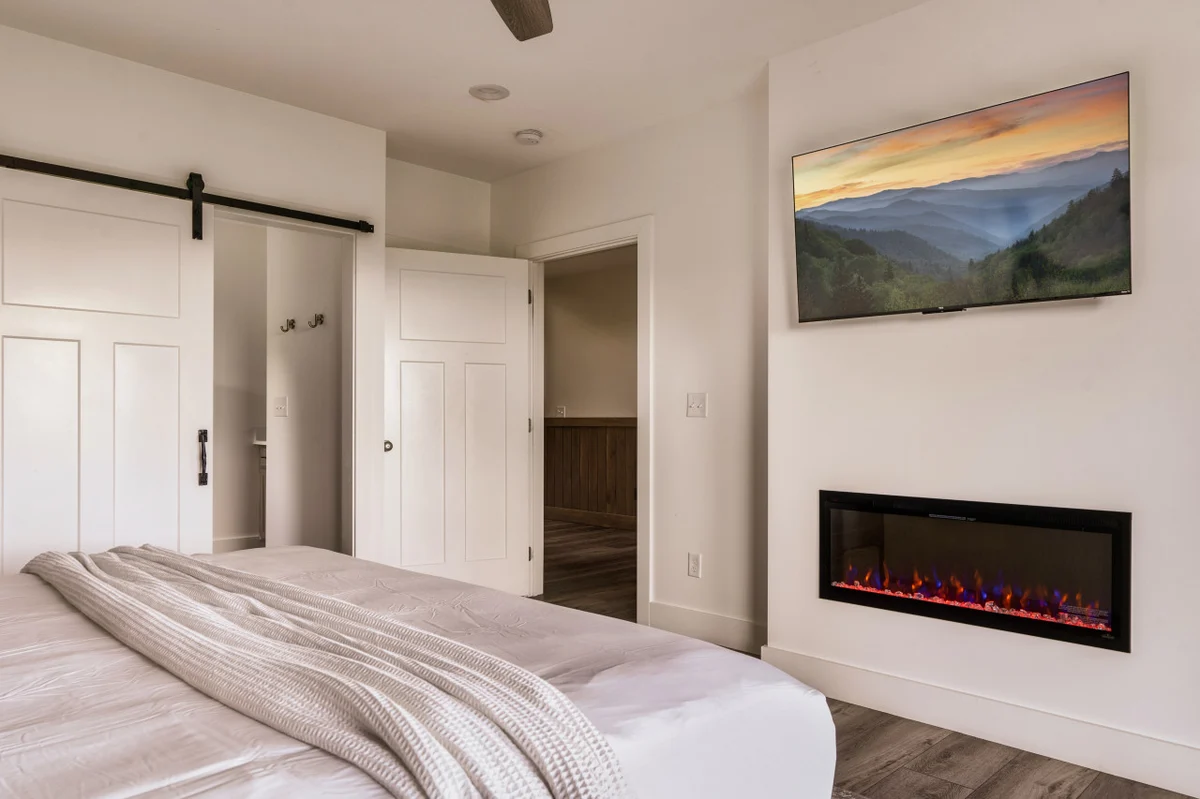Swim Spa/Luxe Design/Views/GameRoom/Theater - Bear Bottom #167