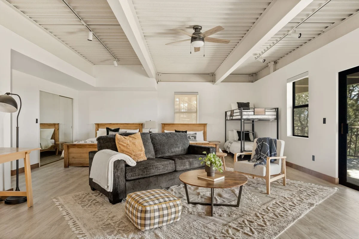 Steel Pine Lodge: As Seen On TV * Immaculate Views #87