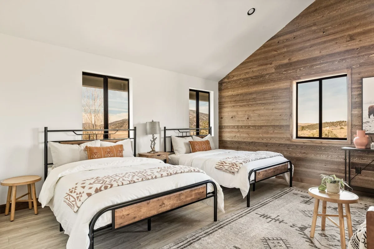 Steel Pine Lodge: As Seen On TV * Immaculate Views #70