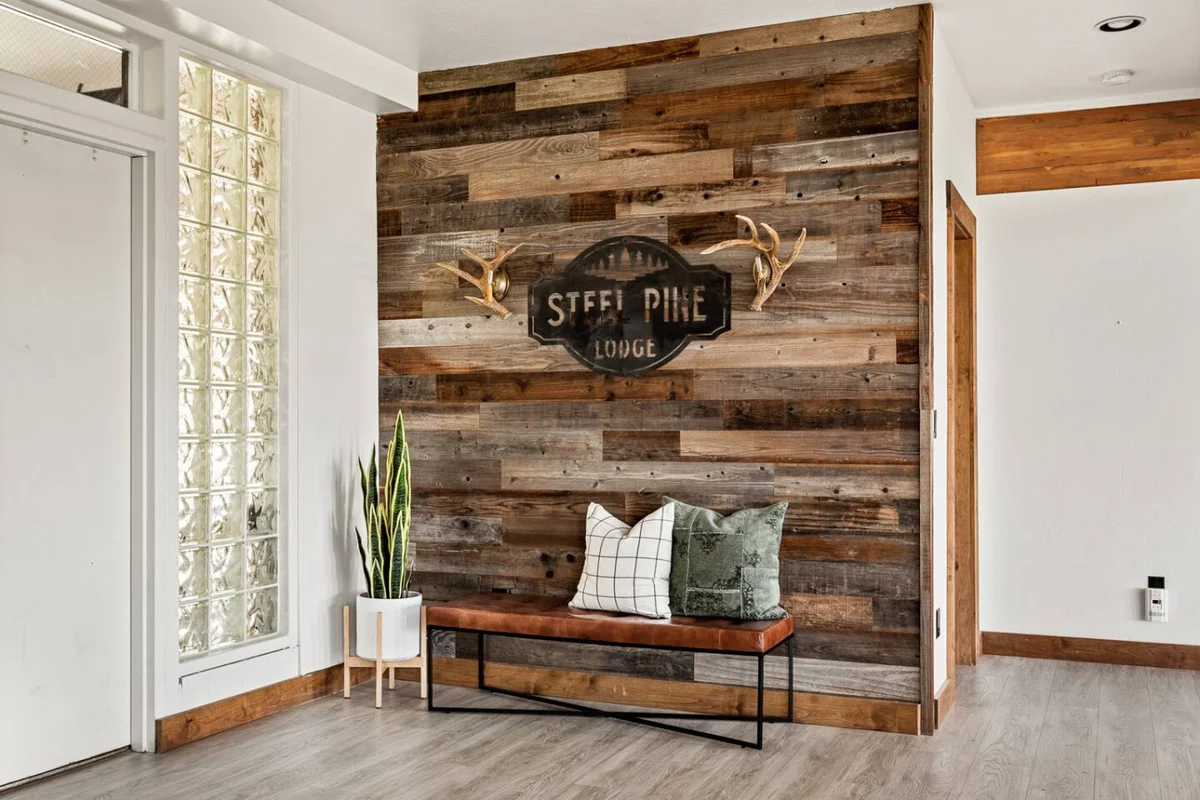Steel Pine Lodge: As Seen On TV * Immaculate Views #107