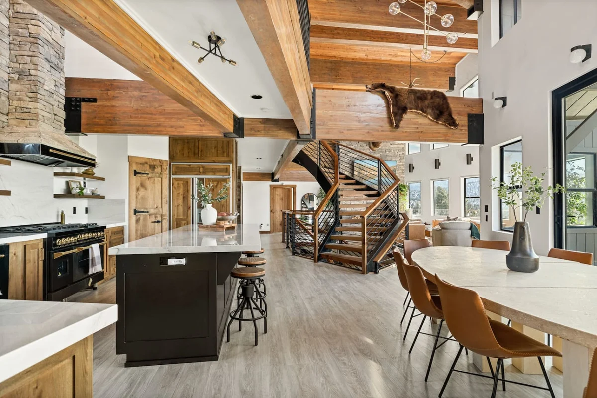 Steel Pine Lodge: As Seen On TV * Immaculate Views #76