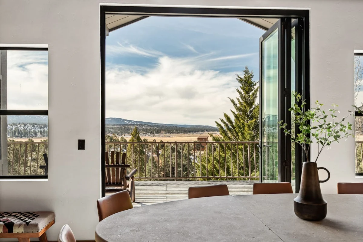 Steel Pine Lodge: As Seen On TV * Immaculate Views #131