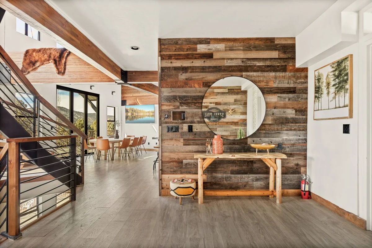Steel Pine Lodge: As Seen On TV * Immaculate Views #123