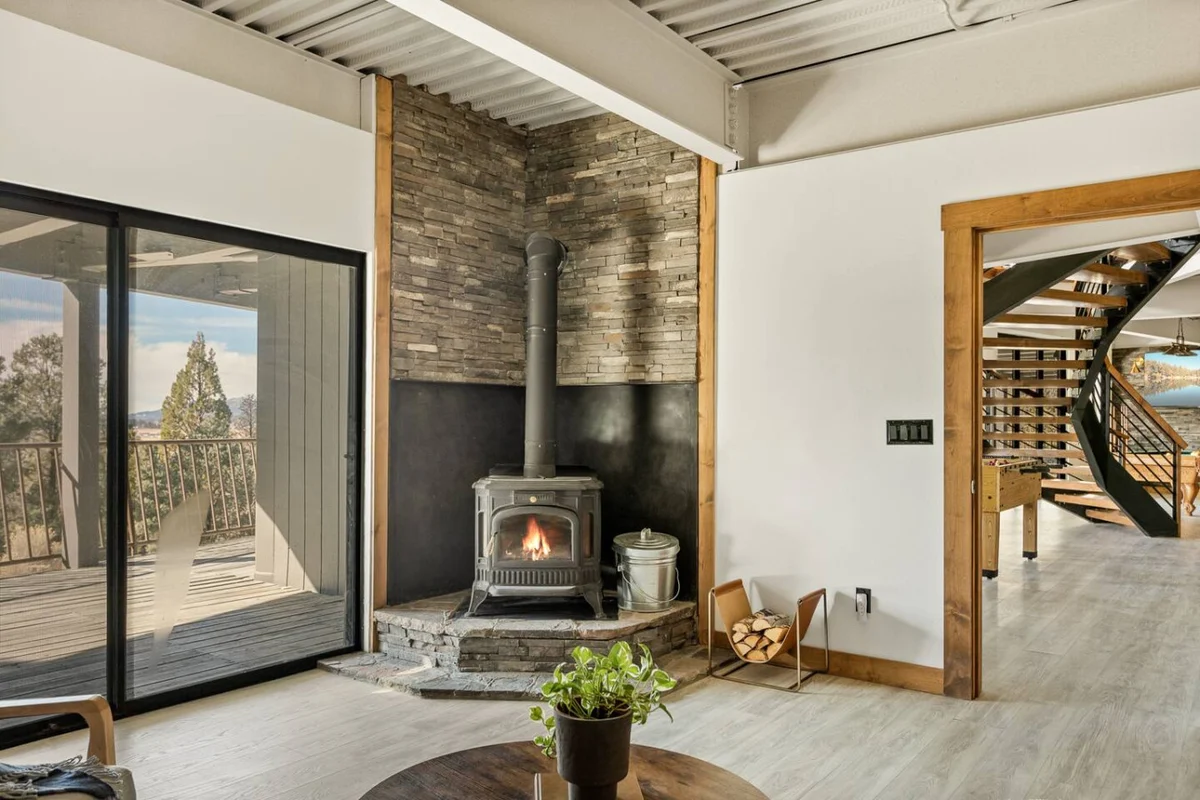Steel Pine Lodge: As Seen On TV * Immaculate Views #79