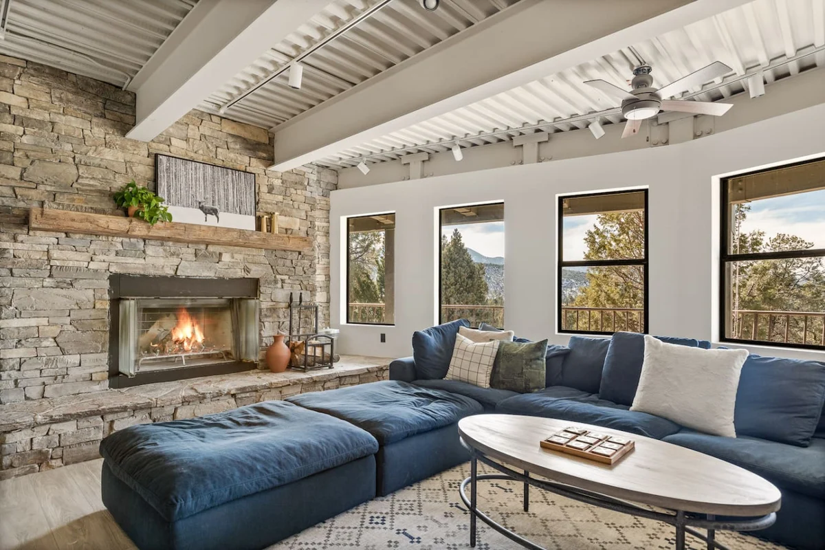 Steel Pine Lodge: As Seen On TV * Immaculate Views #124