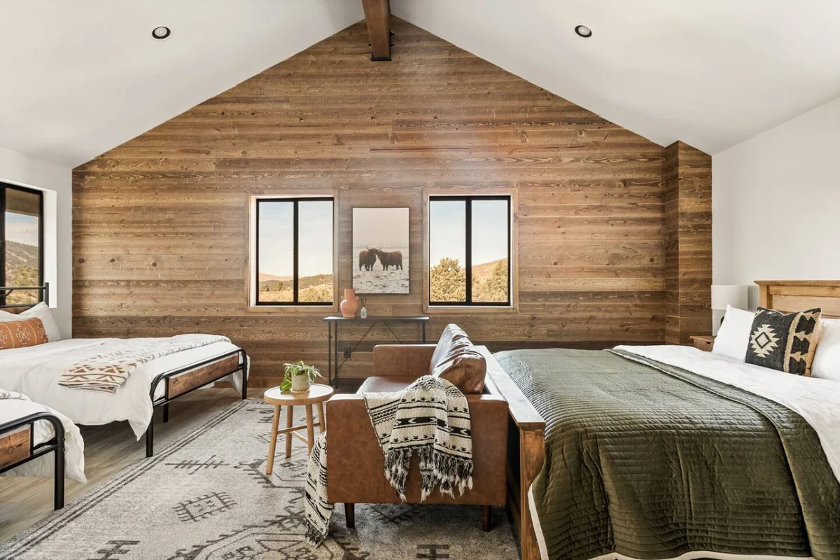 Steel Pine Lodge: As Seen On TV * Immaculate Views #73