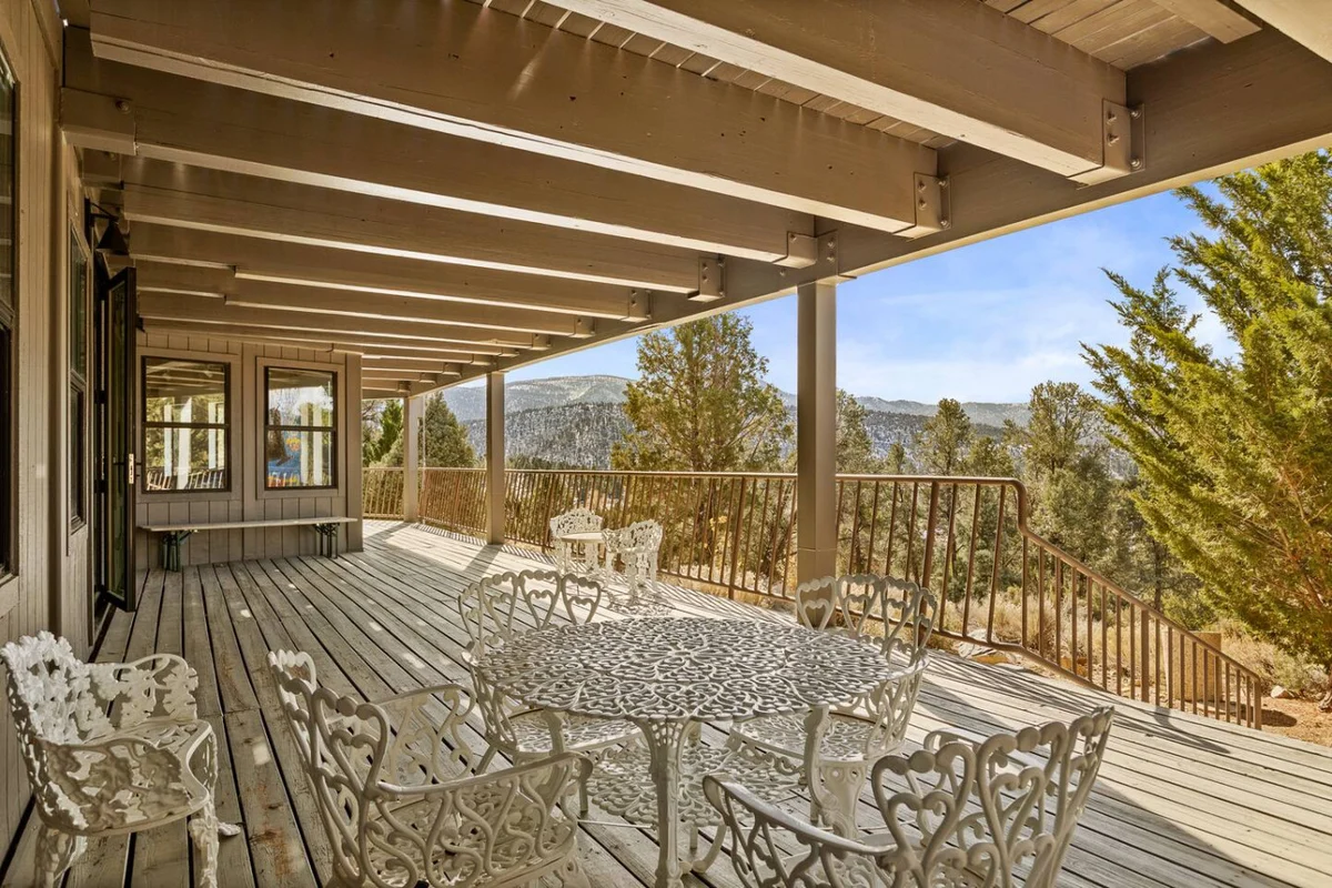 Steel Pine Lodge: As Seen On TV * Immaculate Views #118