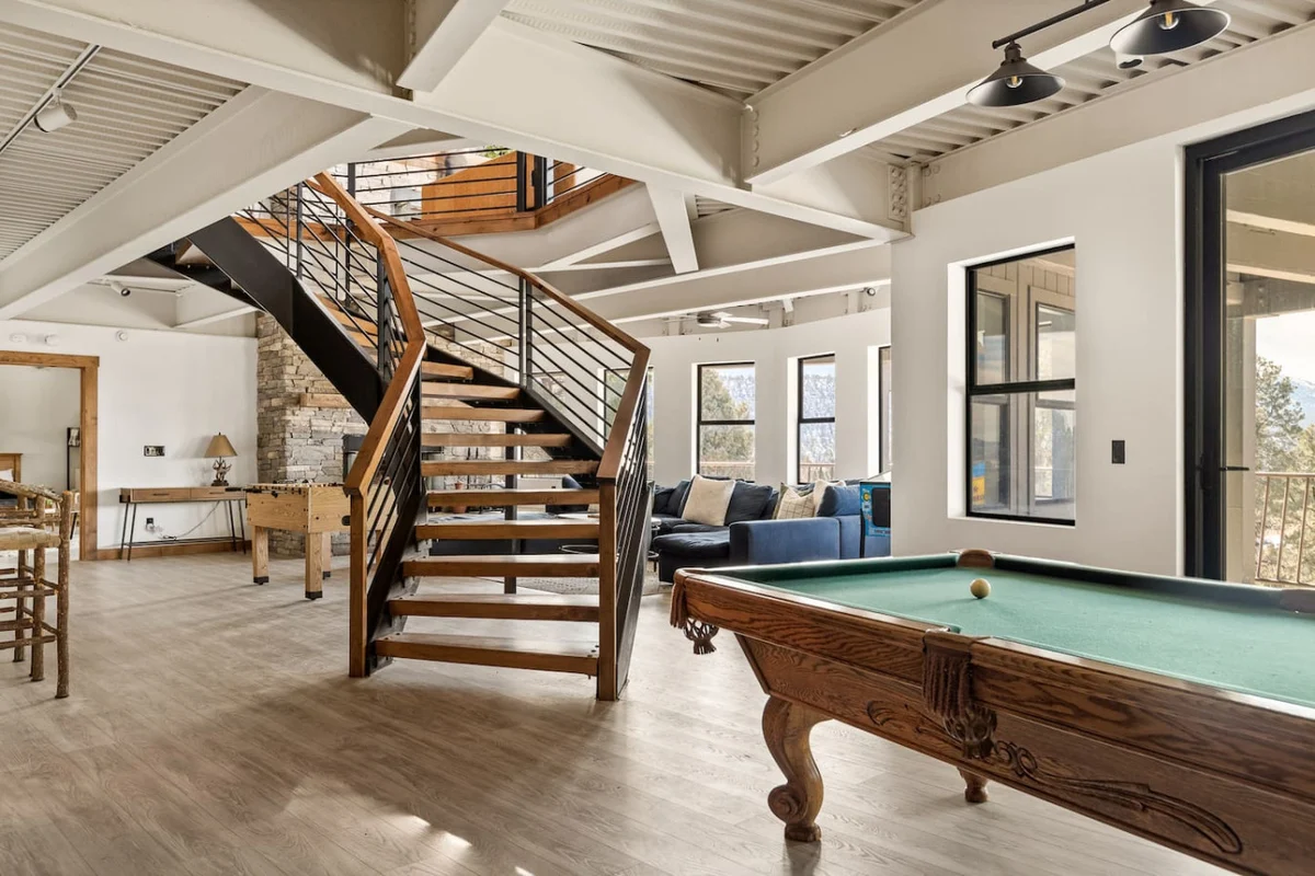 Steel Pine Lodge: As Seen On TV * Immaculate Views #100