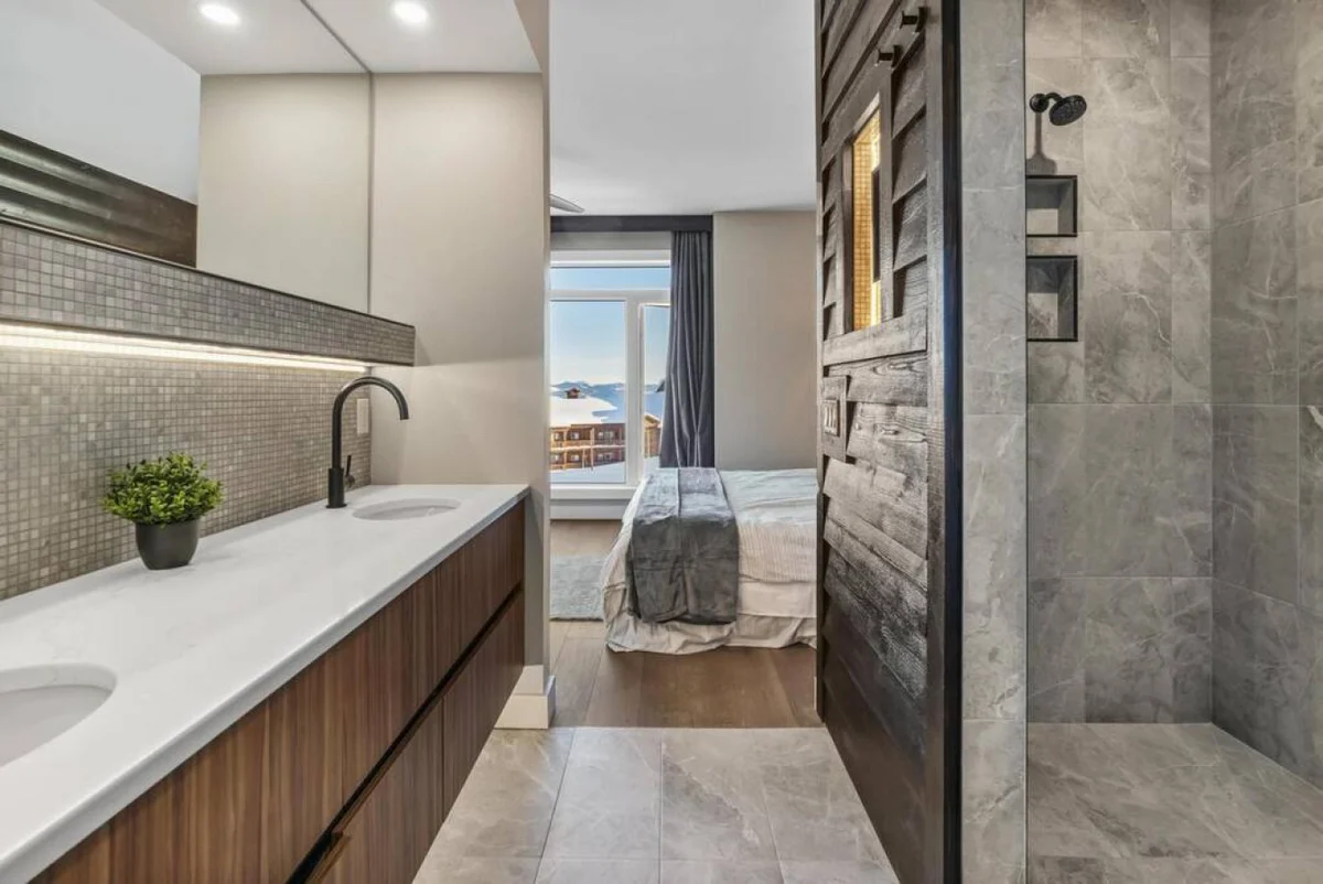 Chalet Monashee – Brand New High-End w/Amazing Views #74