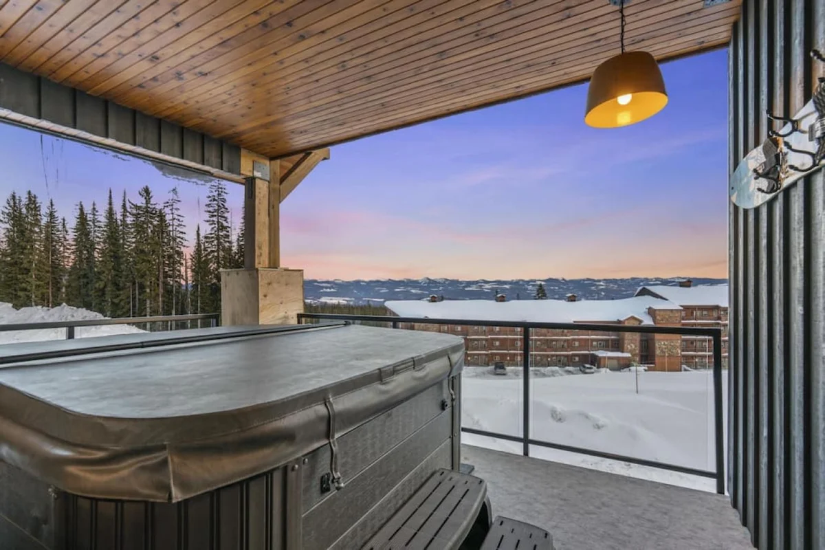 Chalet Monashee – Brand New High-End w/Amazing Views #64