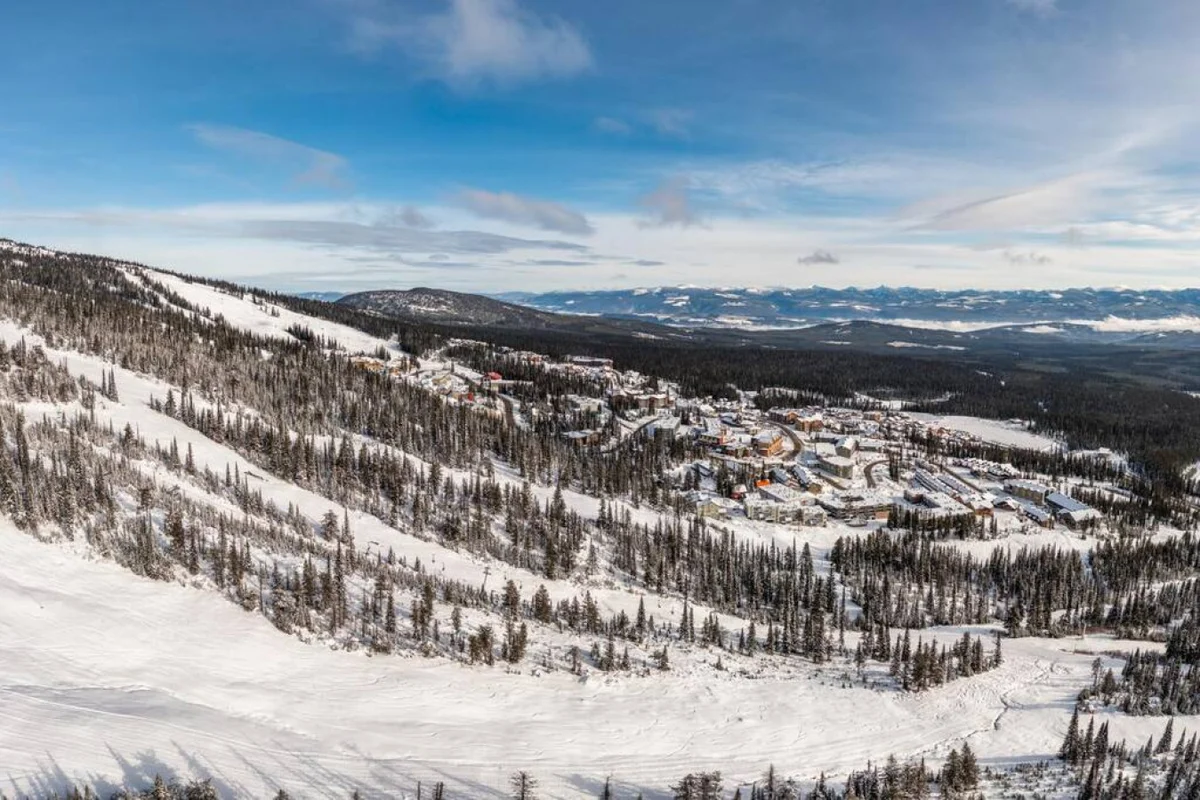 Chalet Monashee – Brand New High-End w/Amazing Views #94