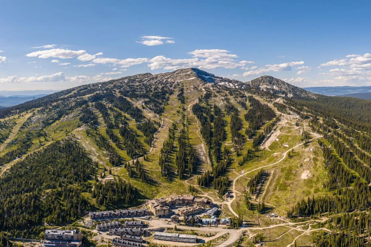 Chalet Monashee – Brand New High-End w/Amazing Views #85
