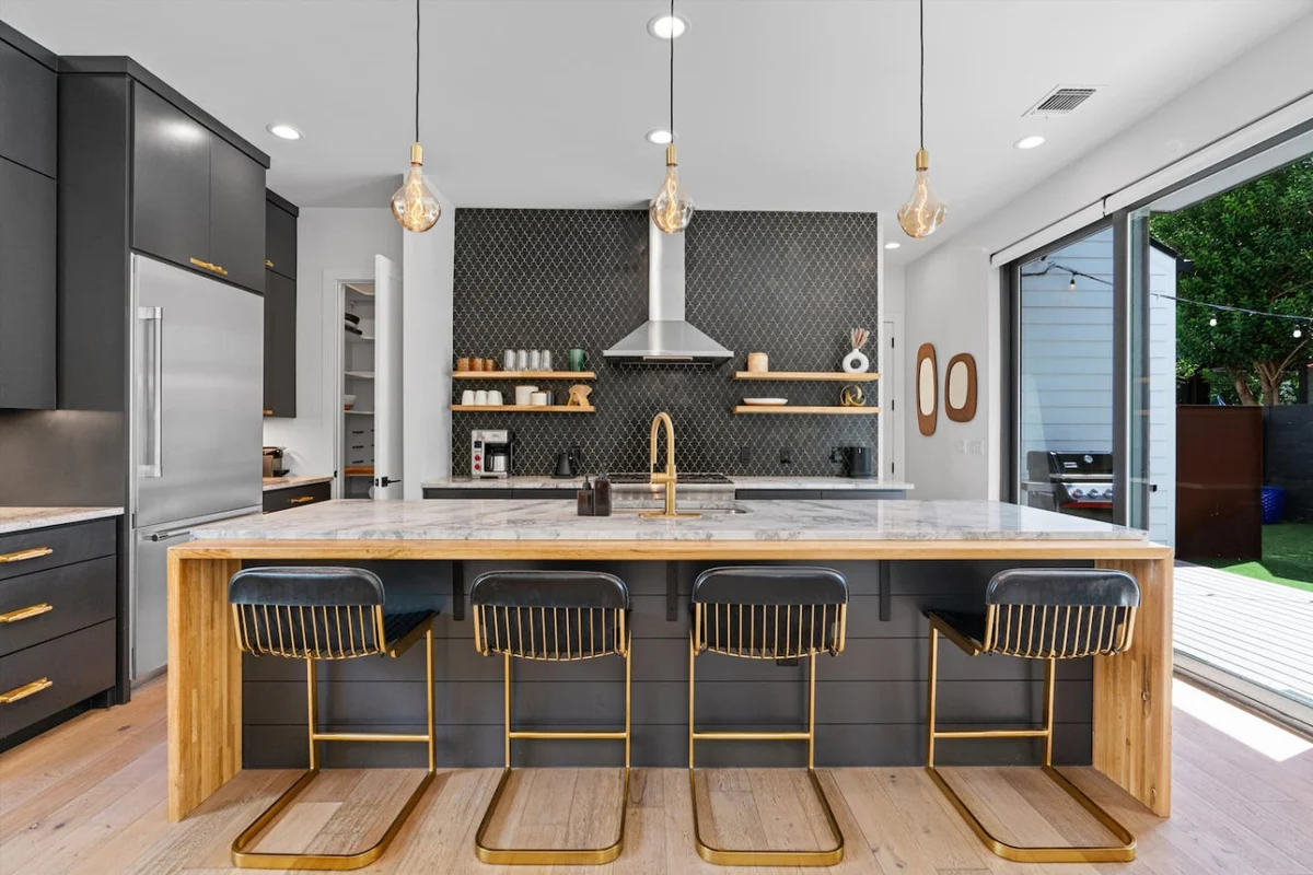 Zilker | Heated Pool, Misters & Walk to S. Lamar #105