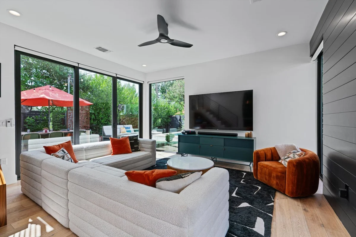 Zilker | Heated Pool, Misters & Walk to S. Lamar #59