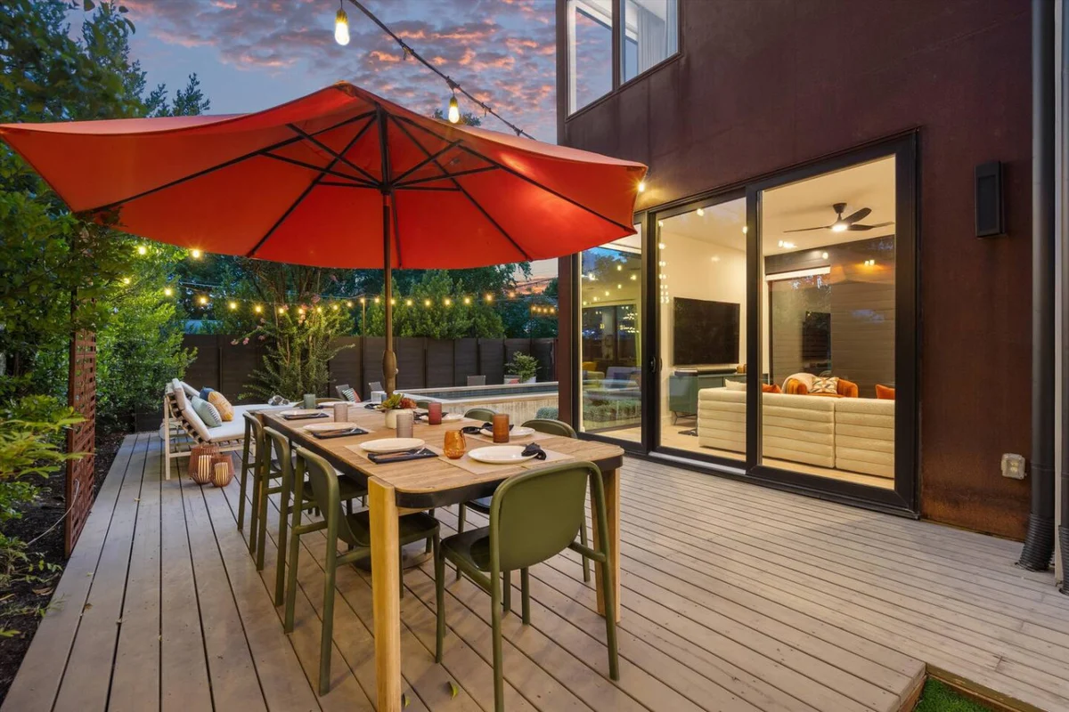 Zilker | Heated Pool, Misters & Walk to S. Lamar #60