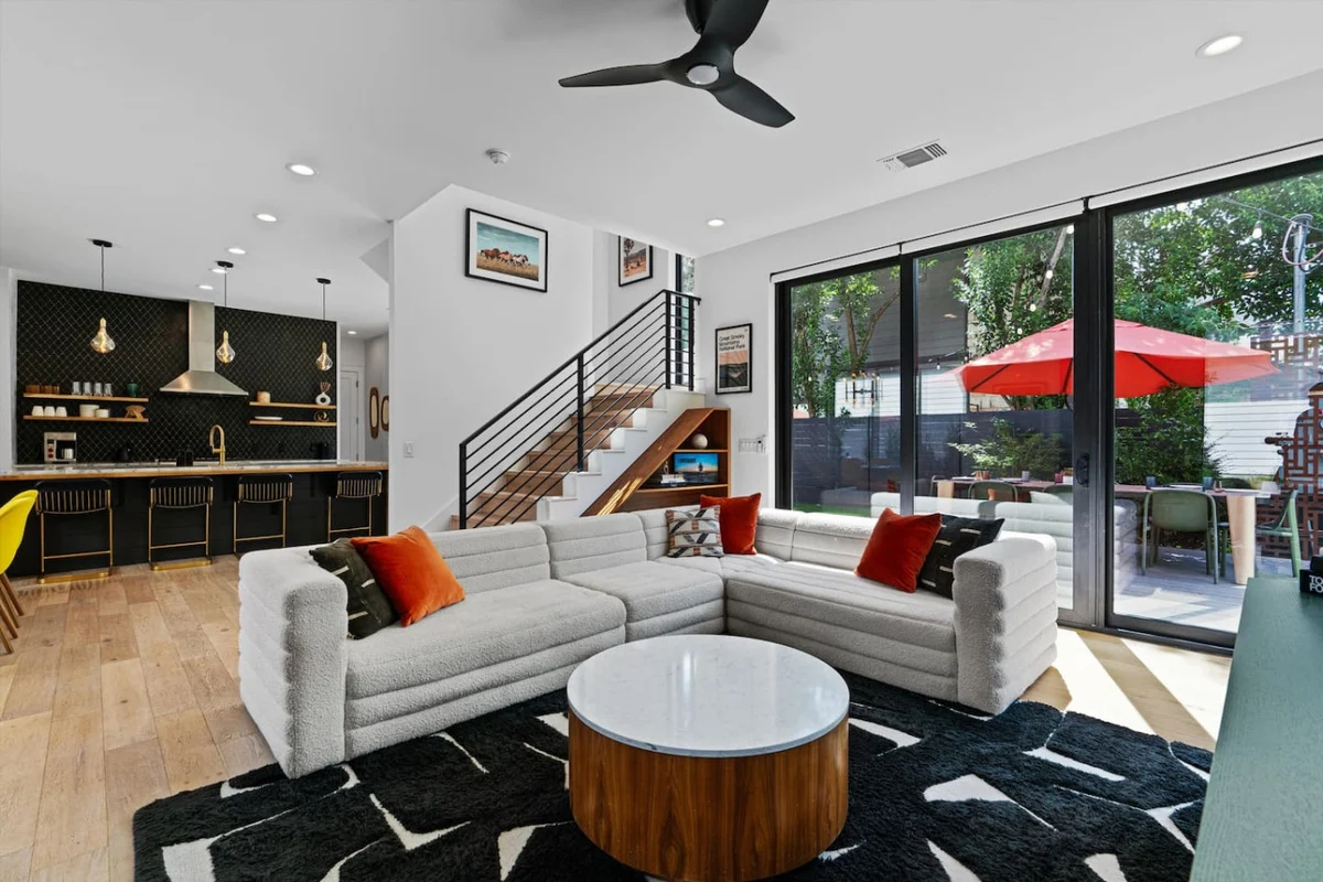 Zilker | Heated Pool, Misters & Walk to S. Lamar #97