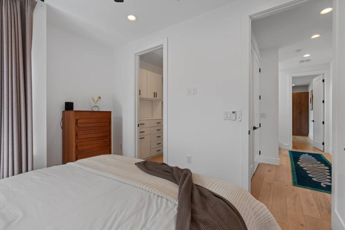 Zilker | Heated Pool, Misters & Walk to S. Lamar #79