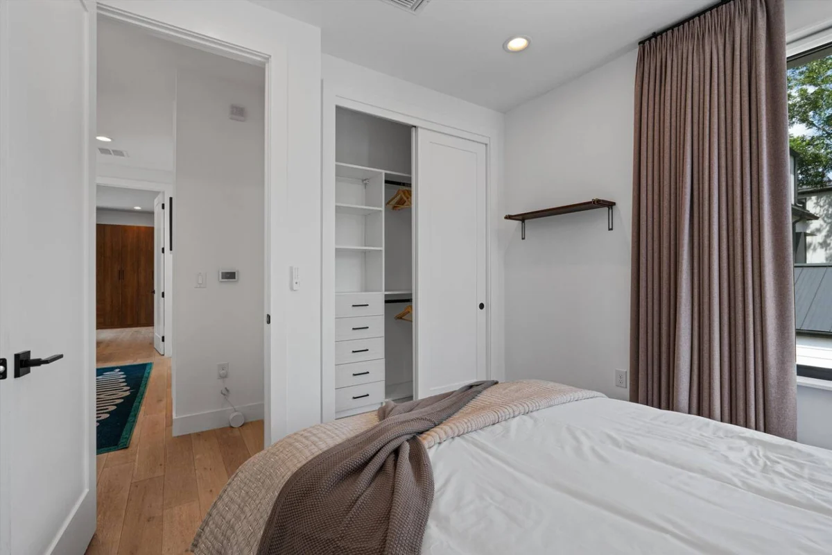 Zilker | Heated Pool, Misters & Walk to S. Lamar #110