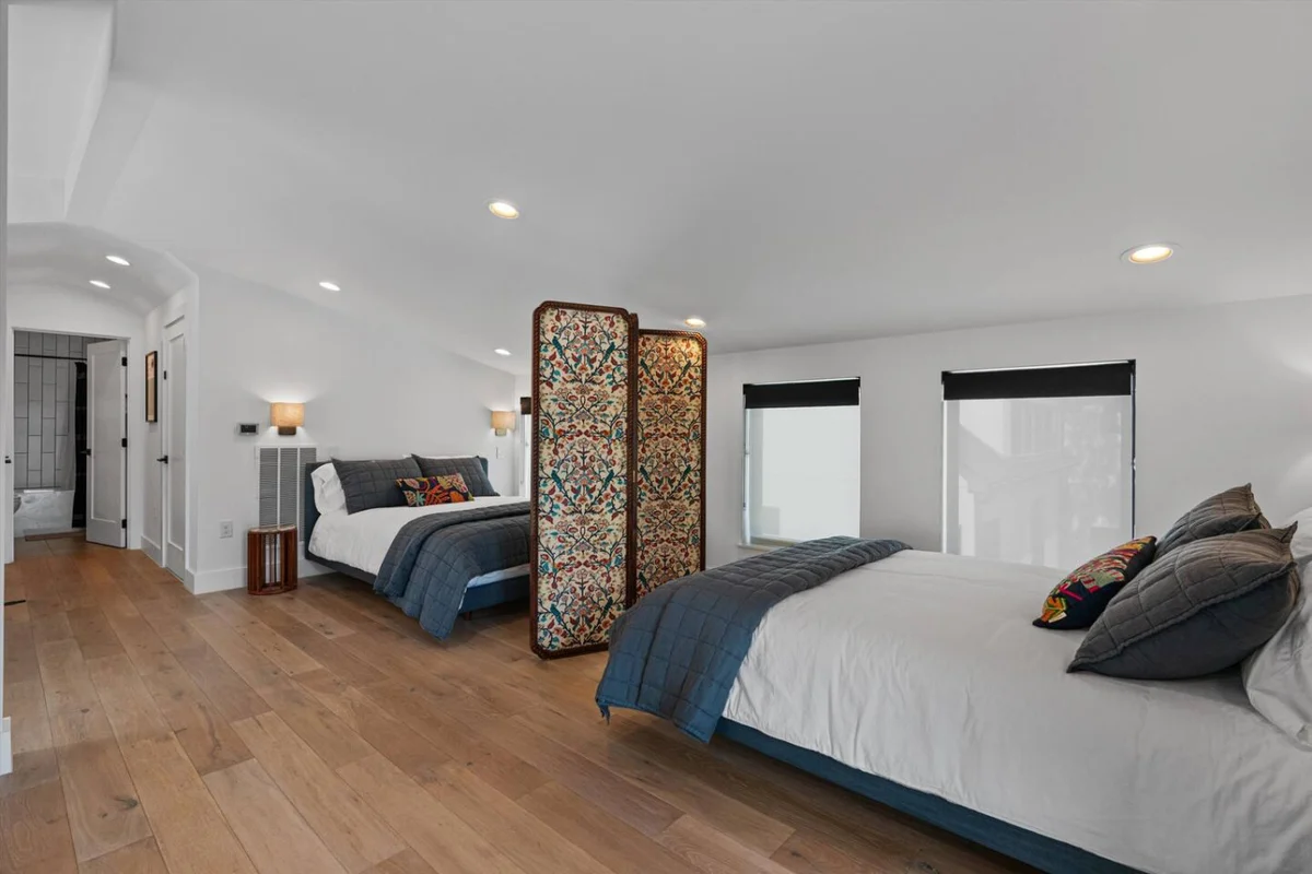 Zilker | Heated Pool, Misters & Walk to S. Lamar #120