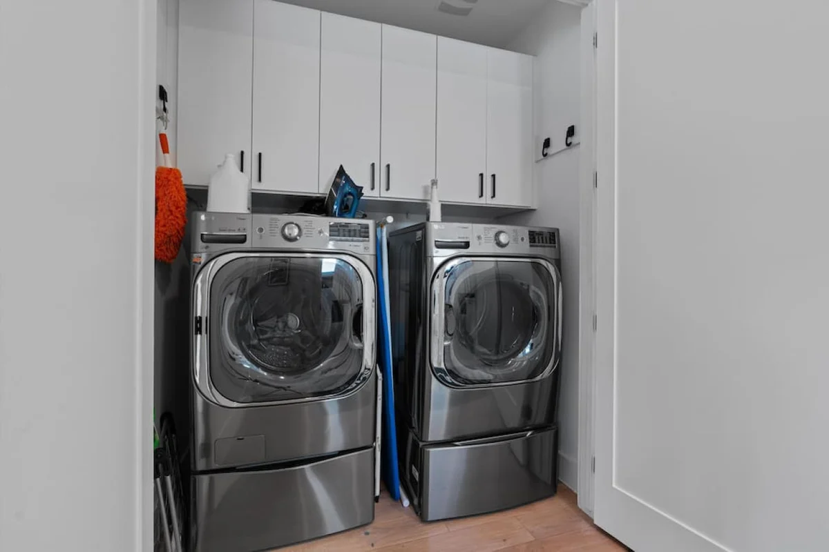 Zilker | Heated Pool, Misters & Walk to S. Lamar #108
