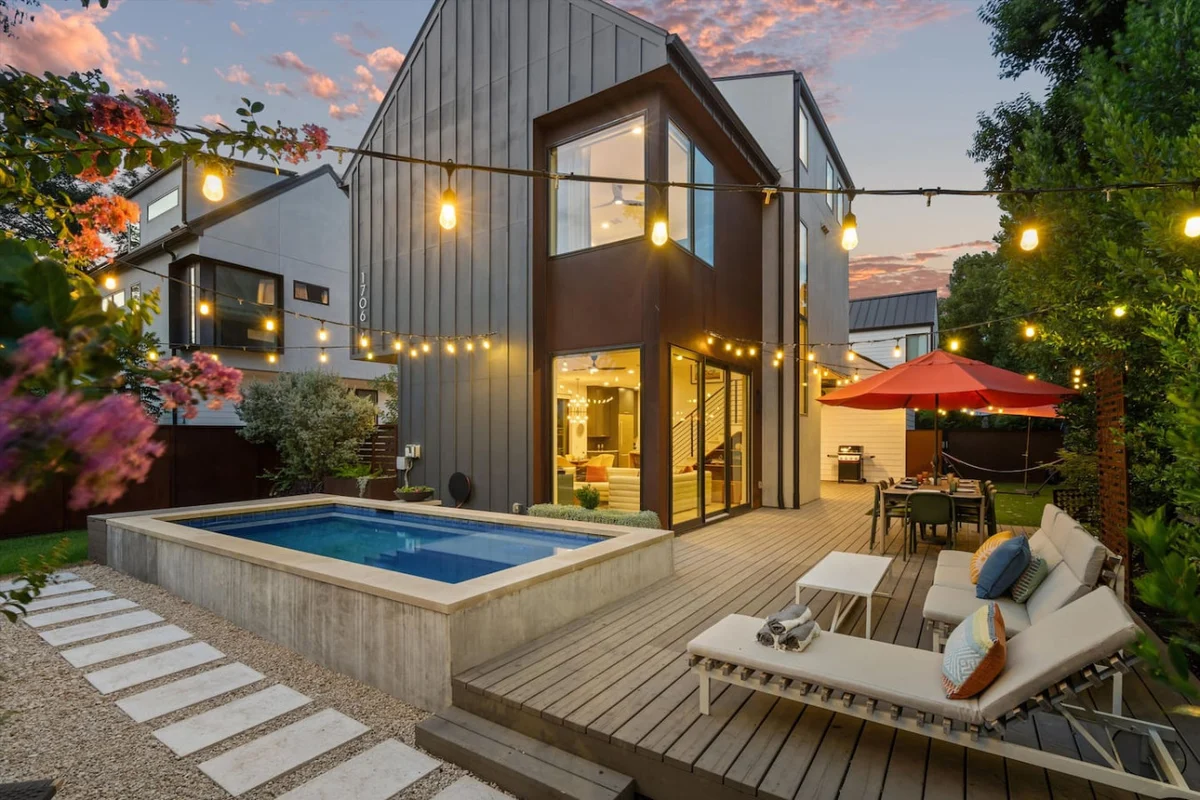 Zilker | Heated Pool, Misters & Walk to S. Lamar #114