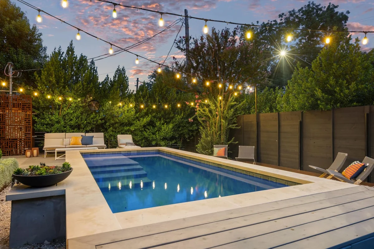 Zilker | Heated Pool, Misters & Walk to S. Lamar #89